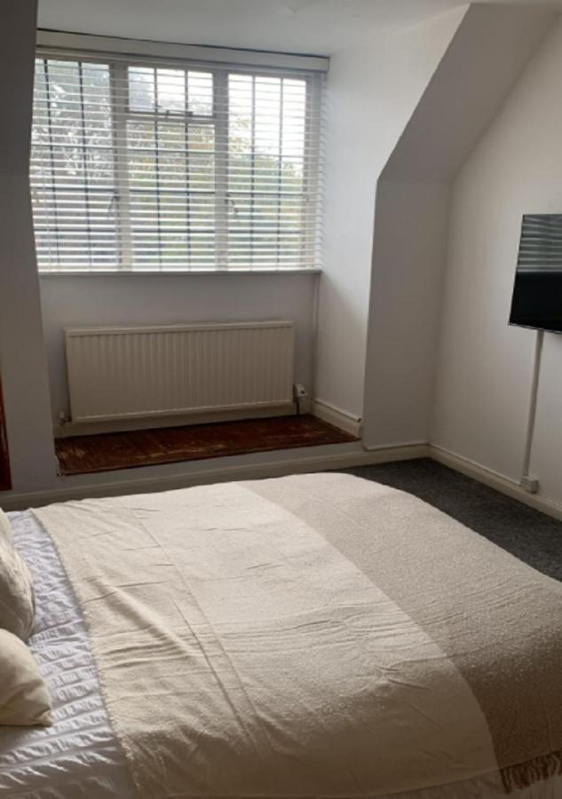 Wandsworth, South London Deluxe King Room 4 Bagian luar foto
