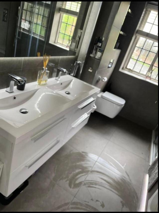 Wandsworth, South London Deluxe King Room 4 Bagian luar foto